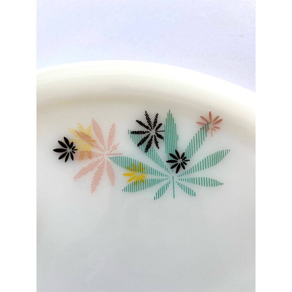 Vintage Atomic Flower Leaf Snack Plate Federal Milk Glass Pastel Marijuana Tray - Picture 3 of 8
